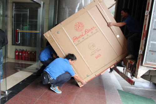 泌阳钢琴贵重工艺品无忧运